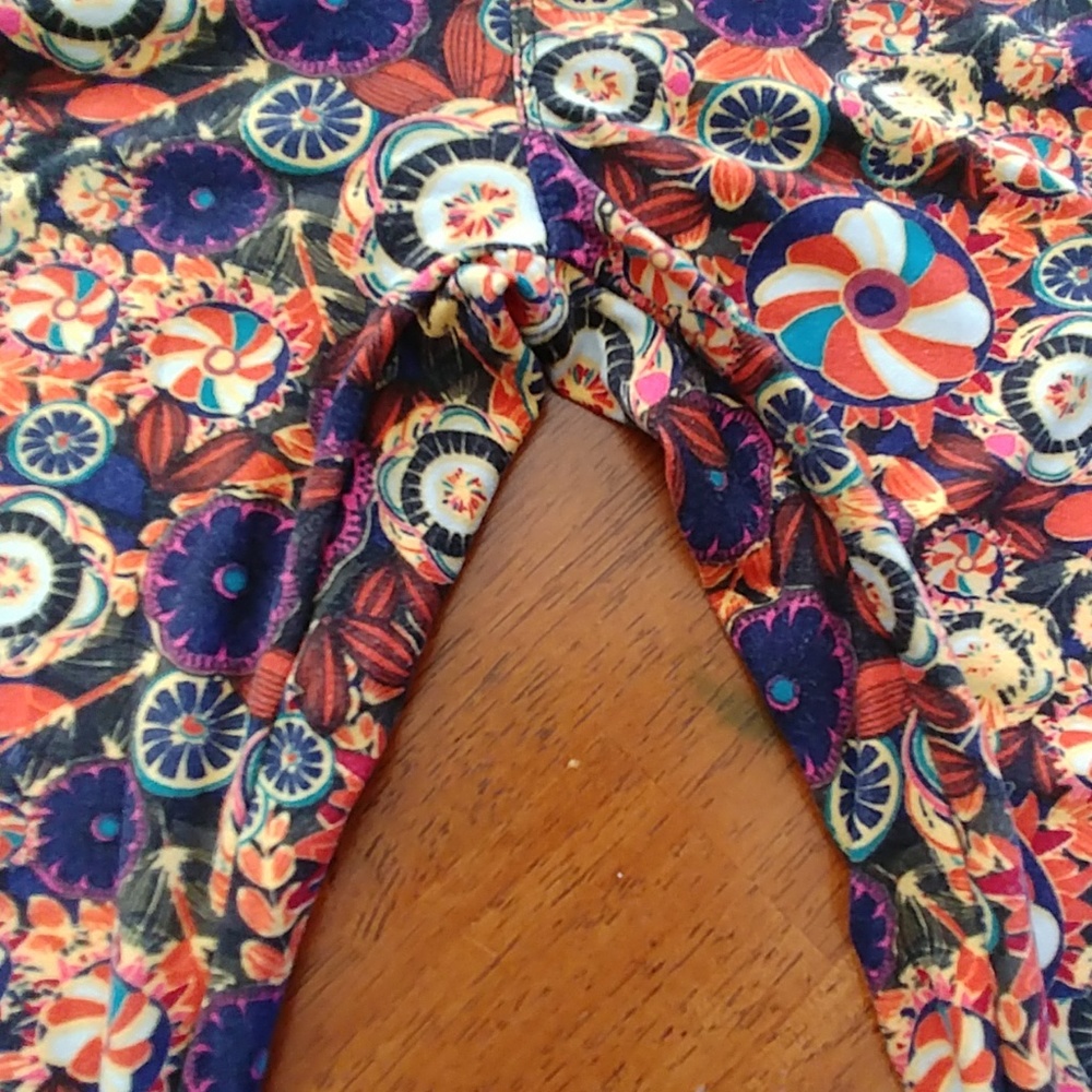 OS Lularoe Leggings - Picture 4 of 5
